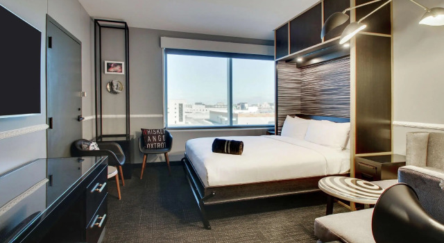 Двухместный номер The Rose Chicago, Tapestry Collection By Hilton