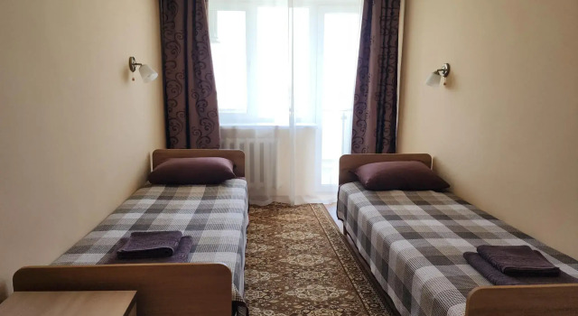 Ukraina-1, Rezerwuj Hotel Hotele w Teodozja z basenem, Basen