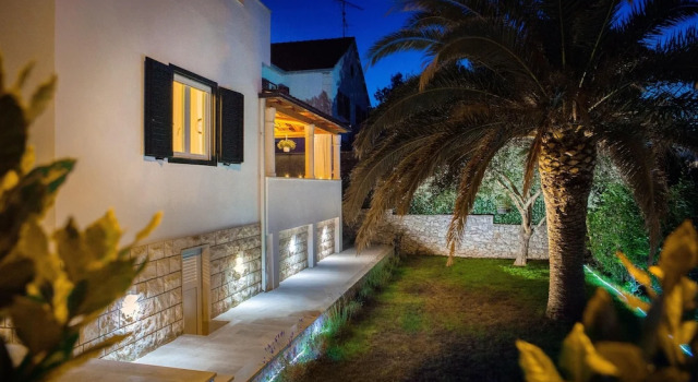 House With 3 Bedrooms in Supetar, With Wonderful sea View, Enclosed Ga, Prenota Hotel San Pietro di Brazza 