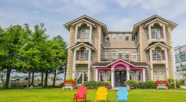 Isaalice Slip and Slide B&B, Забронировать Отель «постель и завтрак» Уцзе Yilan County, рядом с Водный парк у реки Дуншань