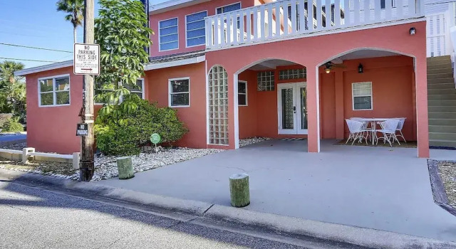Bernadette's Beach House - NEW Listing! Home on Sunset Beach/large Rooftop Deck!, Prenota Hotel Sunset Beach Florida