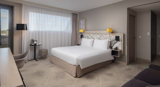 Полулюкс Deluxe Hampton Inn and Suites Peru