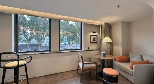 Семейный люкс The Bund Hotel