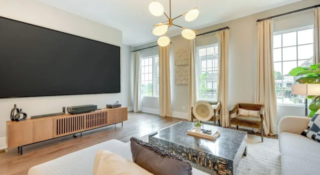 Chic Atlanta Vacation Rental ~ 1 Mi to Downtown!