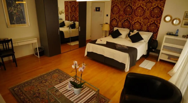 Esther's Homestay - Big Room - 26 Square Meters, Забронировать Отель Отели кантона Швица с парковкой, Парковка