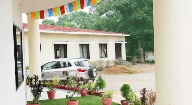 Soumya Resorts, Забронировать Отель Отели штата Чхаттисгарх с парковкой, Парковка
