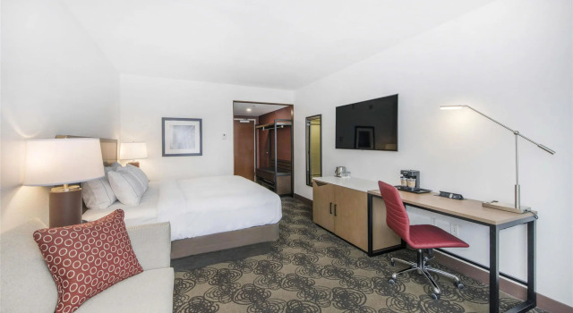 Номер Deluxe DoubleTree by Hilton Raleigh-Cary