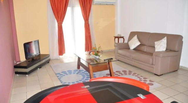 Suite Futuris Hotel