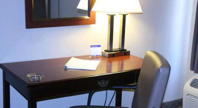 Standard Vierer Zimmer Hampton Inn Olathe