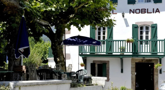 Hotel Restaurant Noblia, Book Hotel Hoteller i Bidarray med parkering, Parkering