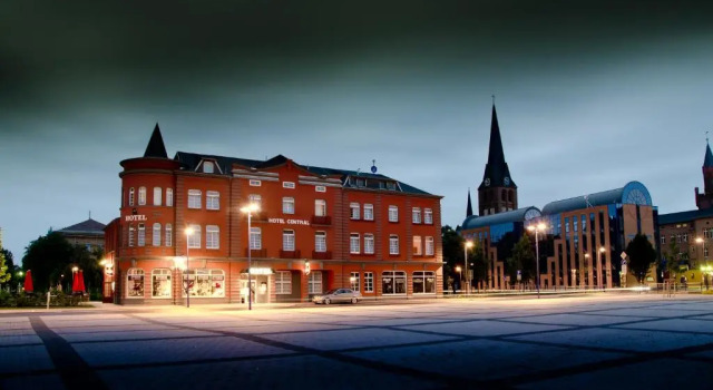 Central J. u. S. Deglow, Varaa Hotelli 3 tähden hotellit kohteessa Garz, 3*