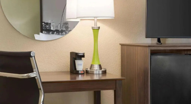 Номер Standard Super 8 by Wyndham Sikeston/Miner Area