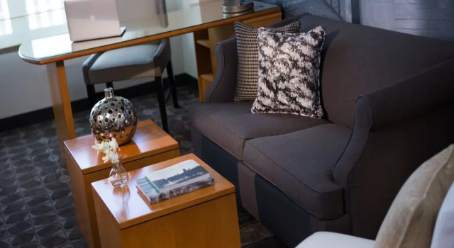 Renaissance Chicago O'Hare Suites Hotel