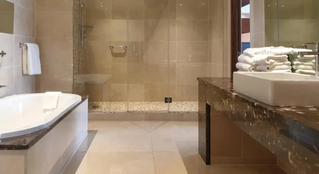 Полулюкс The Gateway Hotel