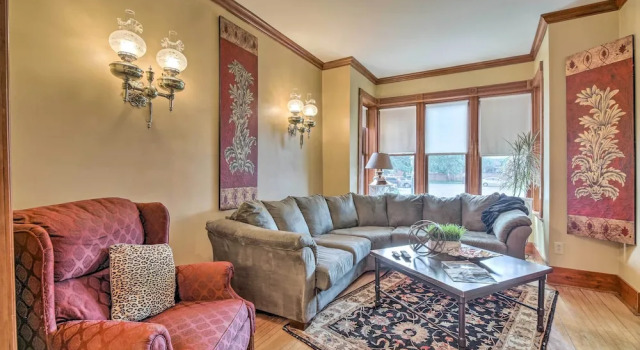 Historic Apartment - Half Mi to Lake Champlain!, Réserver Appartement Plattsburgh Lac Champlain