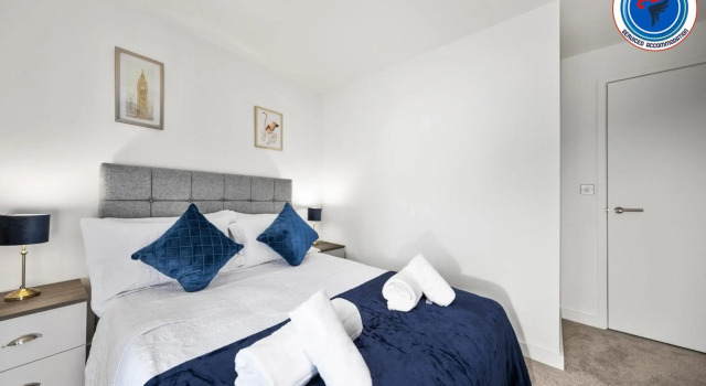 50 PERCENT OFF FOR MONTHLY AND WEEKLY STAYS, PERFECT FOR LONG STAYS FOR FAMILIES , BUSINESS, LEISURE & RELOCATIONS - 2 Bedroom at Premium Executive Serviced Apartment Birmingham - Free WiFi, Free Parking- Sheraton View, Varaa Huoneisto Birmingham West Midlands