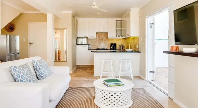 Classic Charm Meets Modern Comfort at Atlantic Pearl, Забронировать Дом для отпуска Коттеджи Cape Peninsula, Коттедж