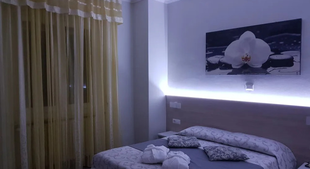 Трёхместный номер Standard с балконом и с видом на озеро Albergo Paradiso