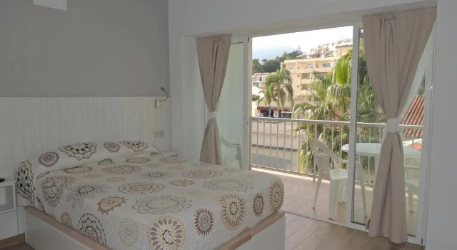 Carihuela Palace Studio 418 Beach - Playa, Забронировать Отель Отели Торремолинос с парковкой, рядом с Парафия Архангела Михаила, Парковка