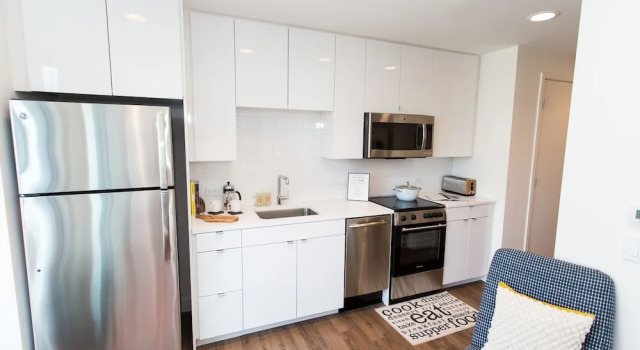 Апартаменты c 1 комнатой Luxurious 1bd/1ba Penthouse in Fenway - 1T