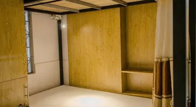 Кровать в общем номере Share Dorm Hostel