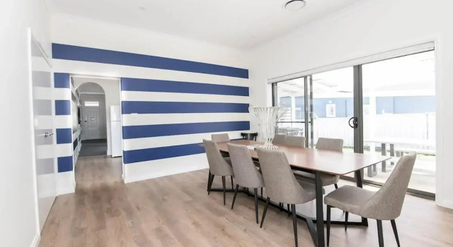 McNamara Lane Large CBD home Freshly renovated 7 Smart TV's Sleeps 11, Prenota Hotel Orange 