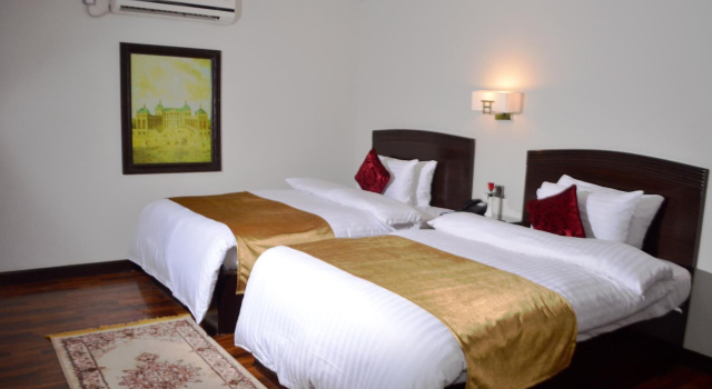 Hotel One Sukkur, Забронировать Отель Суккур 