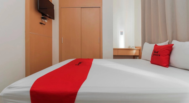 Premium chambre RedDoorz Plus near Galaxy Bekasi