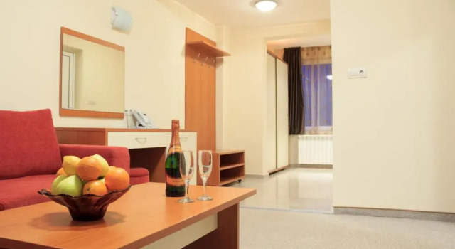 Люкс c 1 комнатой с балконом Relax Coop Hotel