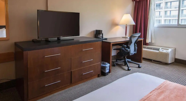 Двухместный номер Howard Johnson by Wyndham Fullerton/Anaheim Conference Cntr