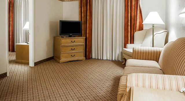 Двухместный люкс Pan American Inn & Suites