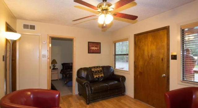 Коттедж Upper Canyon Inn & Cabins
