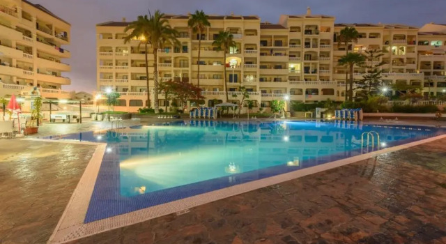 Castle Harbour 12 - Studio privately owned accommodation in Los Cristianos, Prenota Hotel Hotel a Tenerife con piscina, Piscina