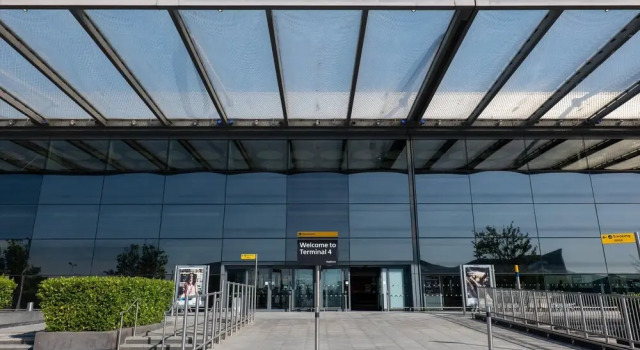 LUXURY APARTMENTS - Heathrow airport - FREE PARKING, Varaa Huoneisto Asunnot kohteessa Merseyside, Huoneisto