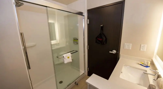 Люкс с 2 комнатами Holiday Inn Express & Suites Colorado Springs AFA Northgate by IHG
