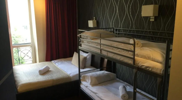 Трёхместный номер Standard с балконом Apart Rooms Marszalkowska by WarsawResidence Group