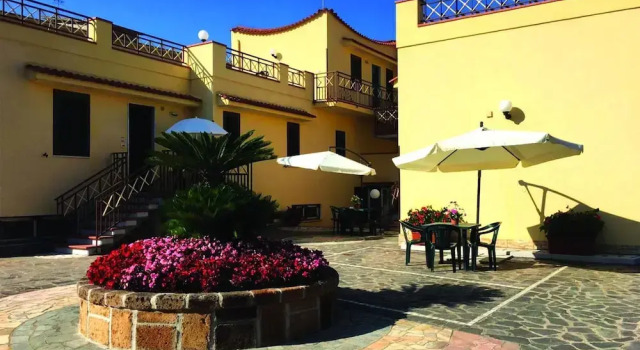 Apartment With one Bedroom in Capaccio-paestum, With Enclosed Garden and Wifi - 300 m From the Beach, Забронировать Апартаменты/квартира Апартаменты Пестум, Апартаменты/квартира