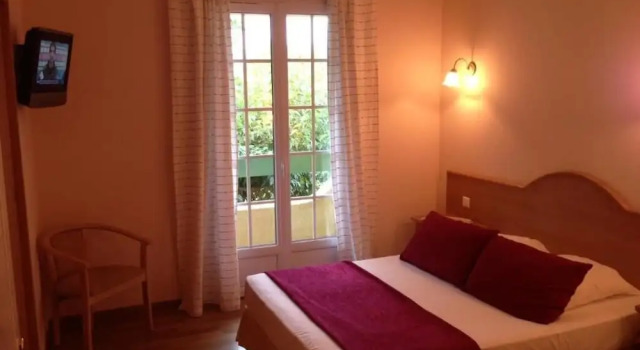 Auberge les Oliviers, Varaa Hostelli  