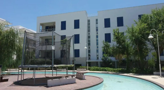 Апартаменты B06 - Top-Floor Marina Club 2 Bed Apartment