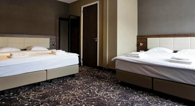 Четырёхместный номер Deluxe Amsterdam Lake Hotel