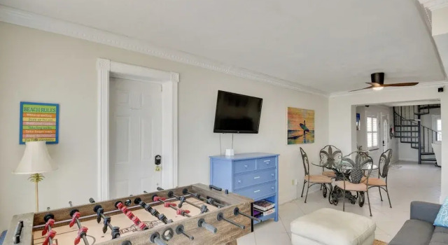 Flagler Beach Oceanfront Haven w/ Hot Tub!, Rezervovat Hotel Flagler Beach Florida