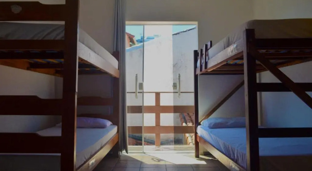 Кровать в общем номере (женский номер) Cabo Frio Fun Hostel