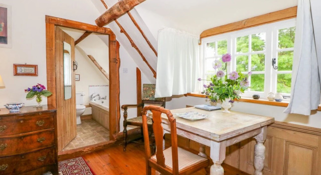 The Hobbit House, Забронировать Дом для отпуска Солсбери Уилтшир
