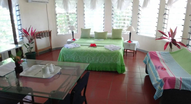 Lusia's Lagoon Chalets, Book Chalet SPA-hoteller i Savaii, SPA