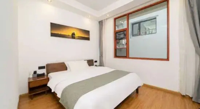 Люкс Jiuge Light Luxury Homestay(Dali Old City Erhai Store)