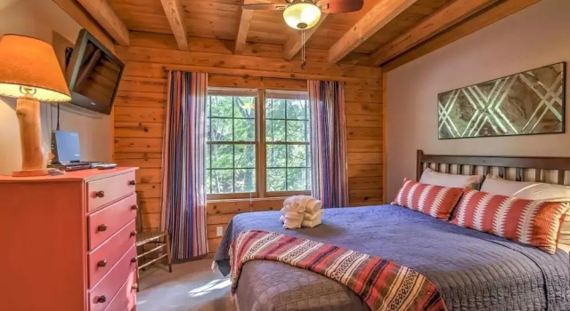 Номер Standard ER104 - R Tribes Treehouse - Great location - Close to town! cabin