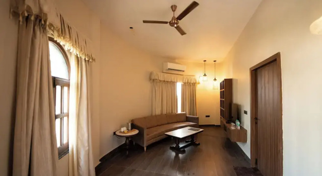 Коттедж Premium Narwar Lakefront Resort
