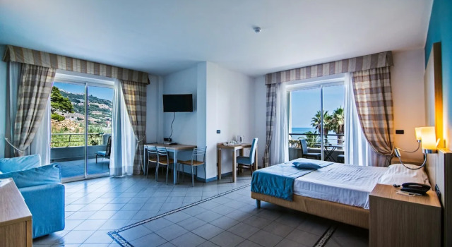 Номер Deluxe с балконом Aregai Marina Hotel & Residence