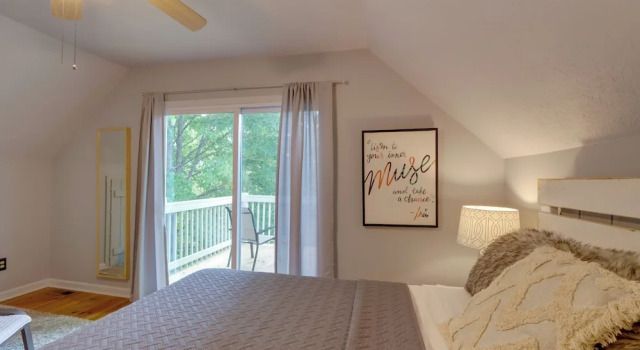 Blue Ridge Getaway w/ Hot Tub & Seasonal View!, Забронировать Дом для отпуска Блу-Ридж Джорджия, рядом с Железная дорога Блу-Ридж