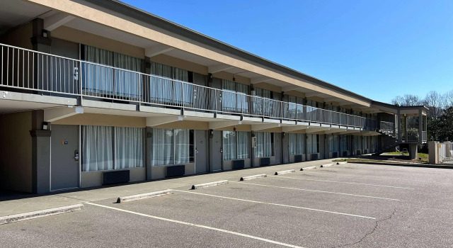 Days Inn By Wyndham Monroe Nc, จอง โรงแรม มอนโร นอร์ทแคโรไลนา